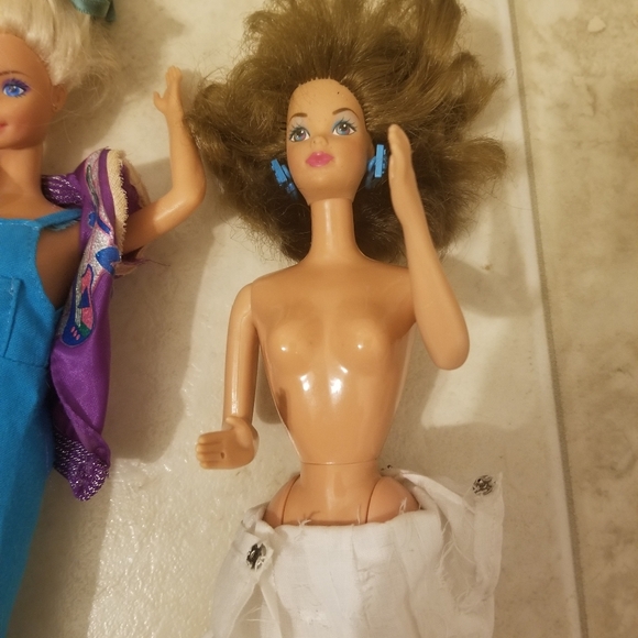 3 1966 Barbie dolls with clothes twist and turn switch on back doesn't work read - Picture 10 of 15